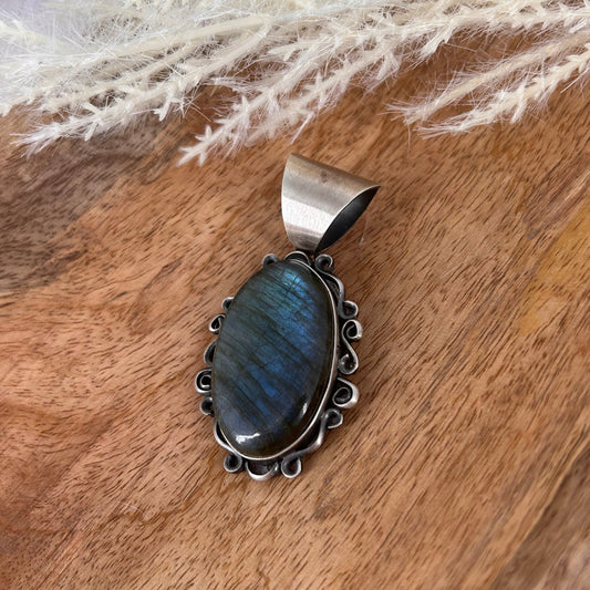 Navajo Sterling Silver Oval Labradorite Framed Pendant - Pendant - Chimney Butte - Turquoise Sunset!