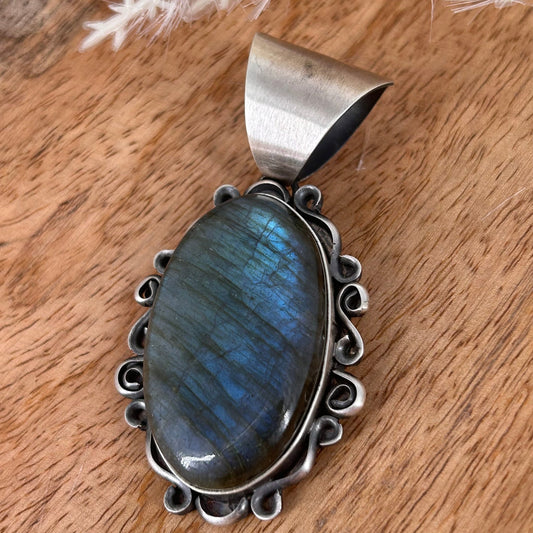 Navajo Sterling Silver Oval Labradorite Framed Pendant - Pendant - Chimney Butte - Turquoise Sunset!